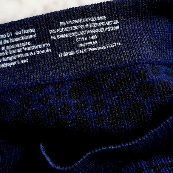 Rhonda Shear blue black pattern leggings size Medium - Picture 6 of 6